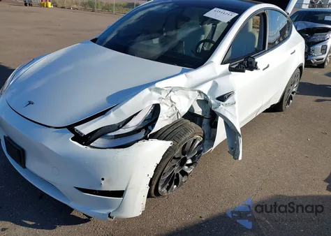 2020 Tesla Model Y из США, поврежденный, VIN 5YJYGDEF1LF049846